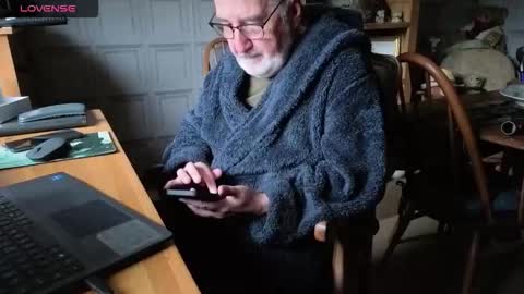 Snapshot of fellainsp8 chatting on 10.16.25 Adam online show from 10.16.25