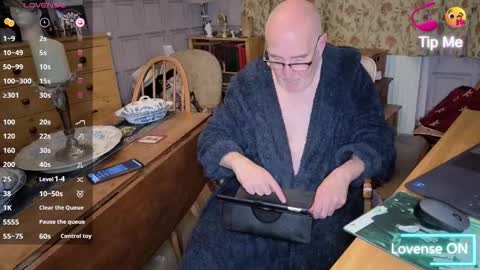 Snapshot of fellainsp8 chatting on 11.01.25 Adam online show from 11.01.25