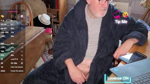 Snapshot of fellainsp8 chatting on 11.15.25 Adam online show from 11.15.25