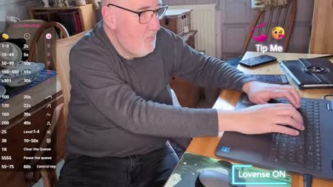 Snapshot of fellainsp8 chatting on 11.23.25 Adam online show from 11.23.25