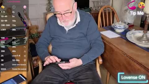 Snapshot of fellainsp8 chatting on 12.01.25 Adam online show from 12.01.25