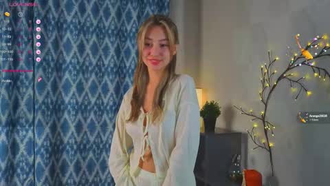 Snapshot of felony_rone chatting on 11.06.25 Ariana online show from 11.06.25