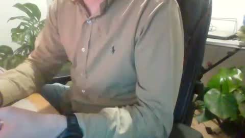 Snapshot of fem_alice_louis_dom chatting on 10.20.25 fem_alice_louis_dom online show from 10.20.25