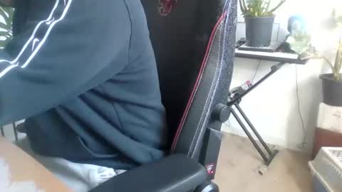 Snapshot of fem_alice_louis_dom chatting on 10.30.25 fem_alice_louis_dom online show from 10.30.25