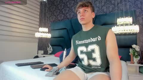 Femboy Max online show from 02.05.26