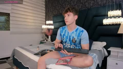 Femboy Max online show from 06.16.26