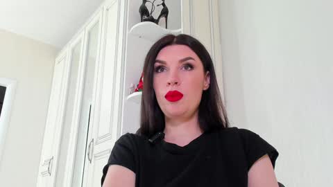 Snapshot of femdomheels chatting on 12.30.24 femdomheels online show from 12.30.24