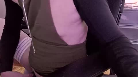 Snapshot of femme_mystique chatting on 11.09.25 femme_mystique online show from 11.09.25