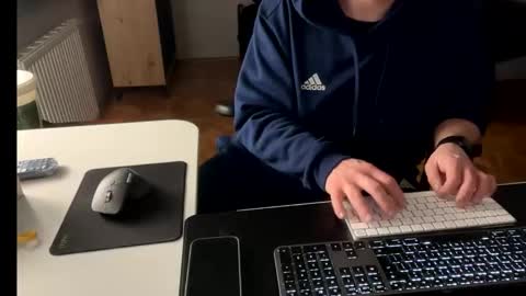 Snapshot of feniopl1 chatting on 03.11.26 Bart online show from 03.11.26