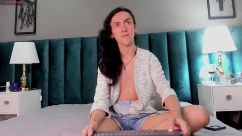 Snapshot of fenix_karoll chatting on 12.15.24 Karol online show from 12.15.24