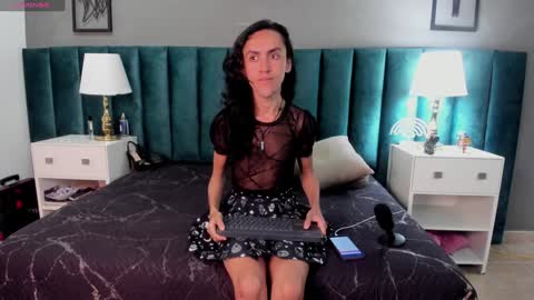 Snapshot of fenix_karoll chatting on 12.29.24 Karol online show from 12.29.24