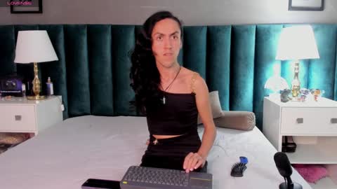 Snapshot of fenix_karoll chatting on 01.08.25 Karol online show from 01.08.25