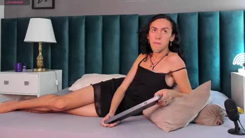 Snapshot of fenix_karoll chatting on 02.13.25 Karol online show from 02.13.25