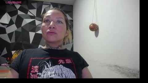 Snapshot of fenix_purple chatting on 01.18.26 FENIX online show from 01.18.26