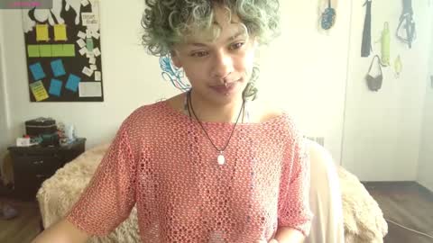 Snapshot of fenixmfx chatting on 01.02.25 Fenix online show from 01.02.25