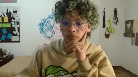 Snapshot of fenixmfx chatting on 01.13.25 Fenix online show from 01.13.25