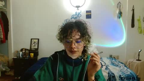 Snapshot of fenixmfx chatting on 03.10.25 Fenix online show from 03.10.25