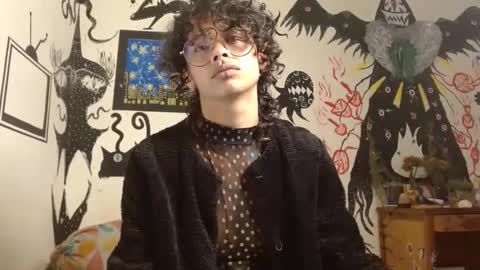 Snapshot of fenixmfx chatting on 10.08.25 Fenix online show from 10.08.25