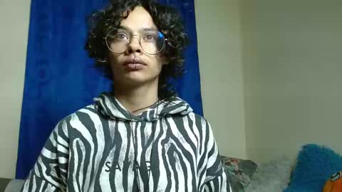 Snapshot of fenixmfx chatting on 10.19.25 Fenix online show from 10.19.25