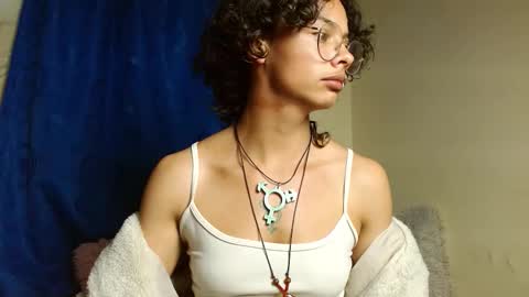 Snapshot of fenixmfx chatting on 10.24.25 Fenix online show from 10.24.25