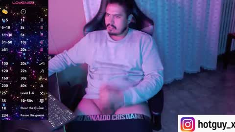 Snapshot of fernan_reds chatting on 11.11.25 Fernan online show from 11.11.25