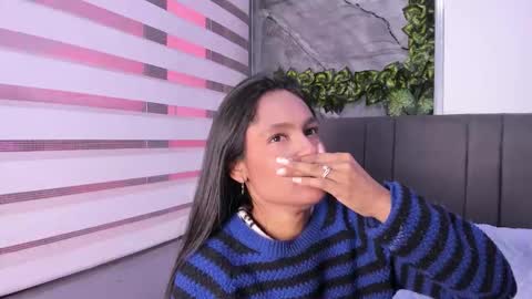 Snapshot of fernanda_liie_ chatting on 11.25.25 fernanda_liie_ online show from 11.25.25