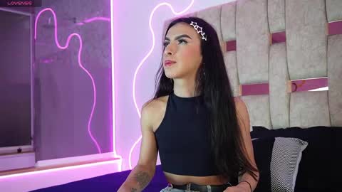 fernanda_thail_ online show from 04.26.26