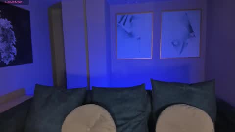 Snapshot of fernandax1_ chatting on 10.20.25 FER online show from 10.20.25