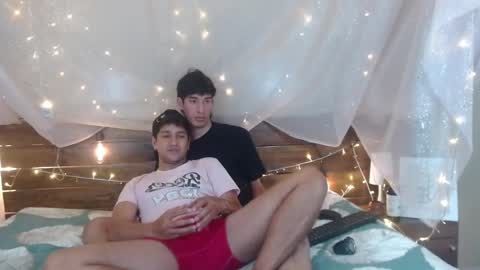 Snapshot of ferphoenix_ chatting on 01.22.25 FER PHOENIX online show from 01.22.25