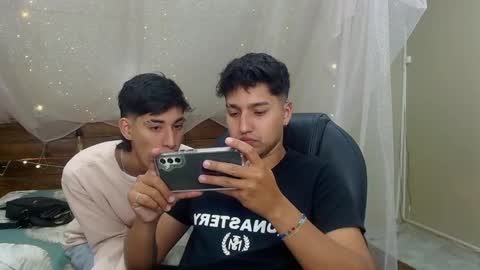 Snapshot of ferphoenix_ chatting on 01.26.25 FER PHOENIX online show from 01.26.25