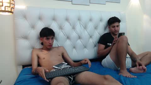 Snapshot of ferphoenix_ chatting on 01.30.25 FER PHOENIX online show from 01.30.25