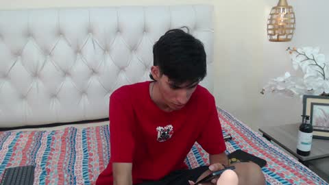 Snapshot of ferphoenix_ chatting on 02.03.25 FER PHOENIX online show from 02.03.25