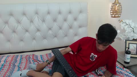 Snapshot of ferphoenix_ chatting on 02.03.25 FER PHOENIX online show from 02.03.25