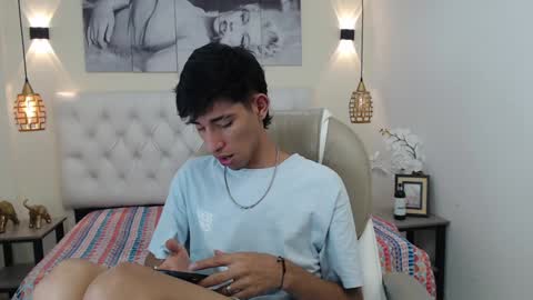 Snapshot of ferphoenix_ chatting on 02.04.25 FER PHOENIX online show from 02.04.25