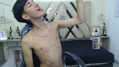 Snapshot of ferphoenix_ chatting on 02.06.25 FER PHOENIX online show from 02.06.25