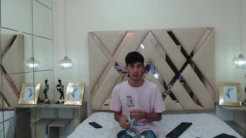 Snapshot of ferphoenix_ chatting on 02.08.25 FER PHOENIX online show from 02.08.25