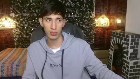 Snapshot of ferphoenix_ chatting on 02.11.25 FER PHOENIX online show from 02.11.25