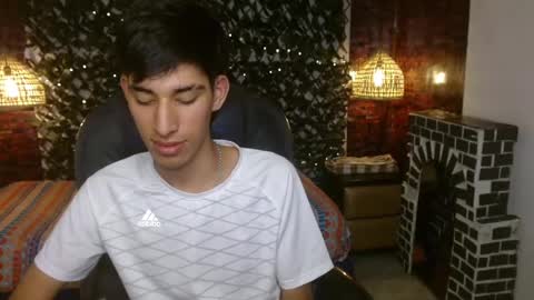 Snapshot of ferphoenix_ chatting on 02.11.25 FER PHOENIX online show from 02.11.25