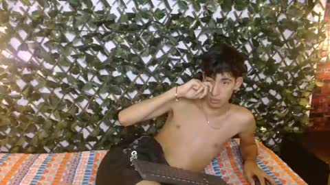 Snapshot of ferphoenix_ chatting on 02.11.25 FER PHOENIX online show from 02.11.25