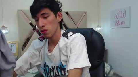 Snapshot of ferphoenix_ chatting on 02.27.25 FER PHOENIX online show from 02.27.25