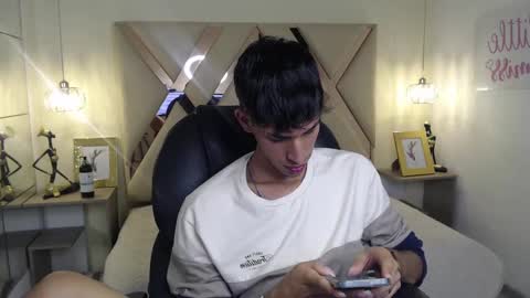 Snapshot of ferphoenix_ chatting on 03.07.25 FER PHOENIX online show from 03.07.25