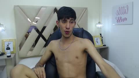 Snapshot of ferphoenix_ chatting on 03.08.25 FER PHOENIX online show from 03.08.25