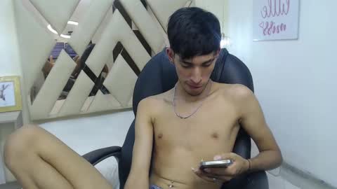 Snapshot of ferphoenix_ chatting on 03.08.25 FER PHOENIX online show from 03.08.25