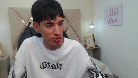 Snapshot of ferphoenix_ chatting on 03.09.25 FER PHOENIX online show from 03.09.25