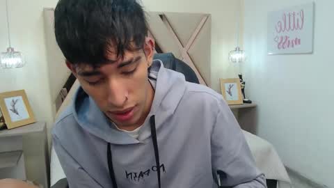 Snapshot of ferphoenix_ chatting on 03.10.25 FER PHOENIX online show from 03.10.25