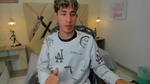 Snapshot of ferphoenix_ chatting on 11.15.25 FER PHOENIX online show from 11.15.25