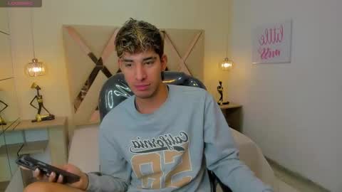 Snapshot of ferphoenix_ chatting on 11.19.25 FER PHOENIX online show from 11.19.25