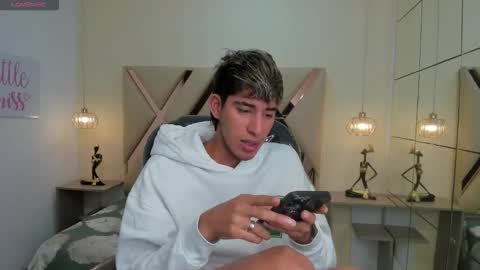 Snapshot of ferphoenix_ chatting on 12.14.25 FER PHOENIX online show from 12.14.25