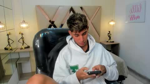 Snapshot of ferphoenix_ chatting on 12.22.25 FER PHOENIX online show from 12.22.25