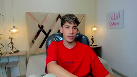 Snapshot of ferphoenix_ chatting on 12.23.25 FER PHOENIX online show from 12.23.25